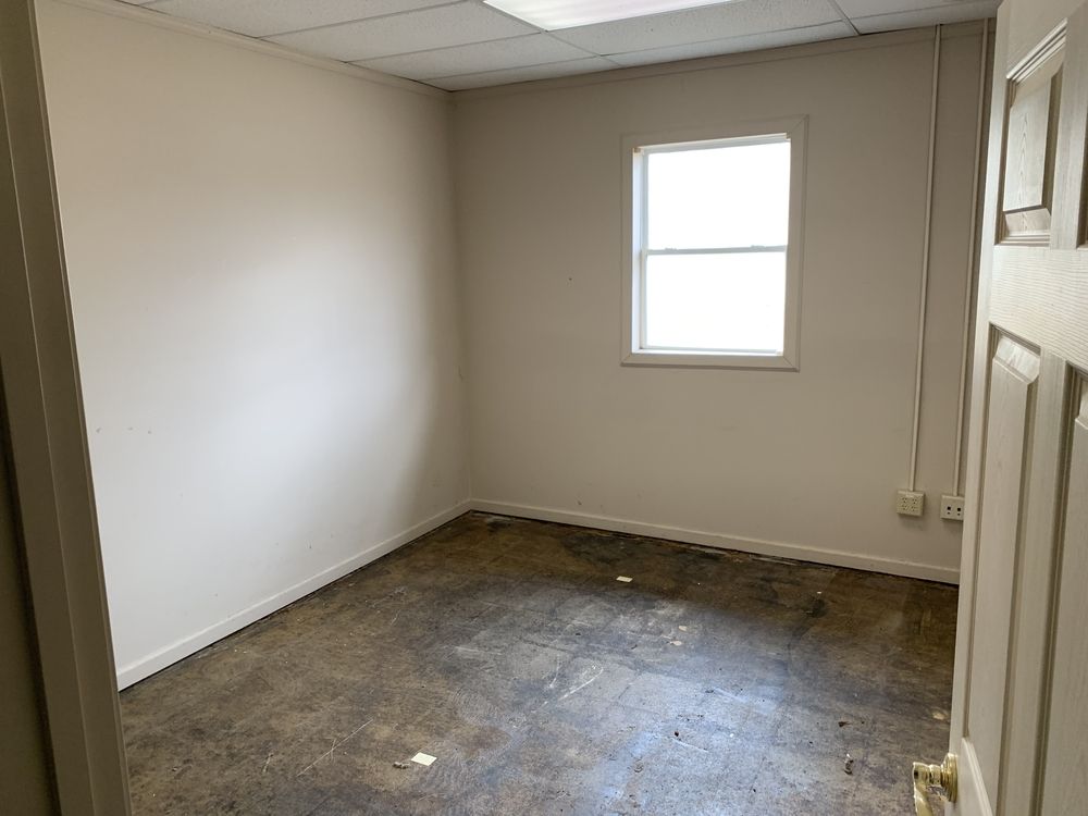 Attractive Investment Opportunity or High Visibility Space for Lease: 1040 2nd St, Columbus, IN 47201